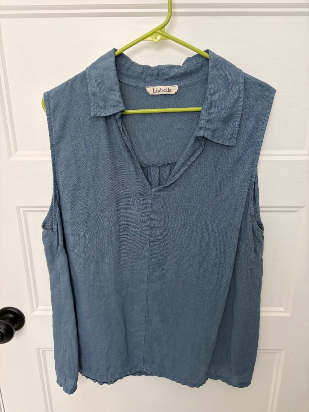 Liabella sleeveless top Size L